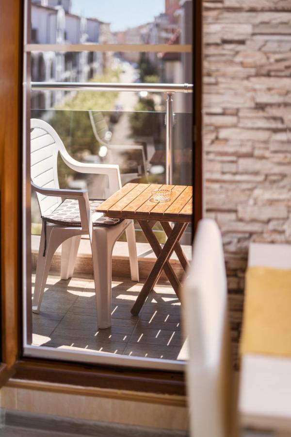 פומורי Modern Studios - Meters Away From The Beach מראה חיצוני תמונה